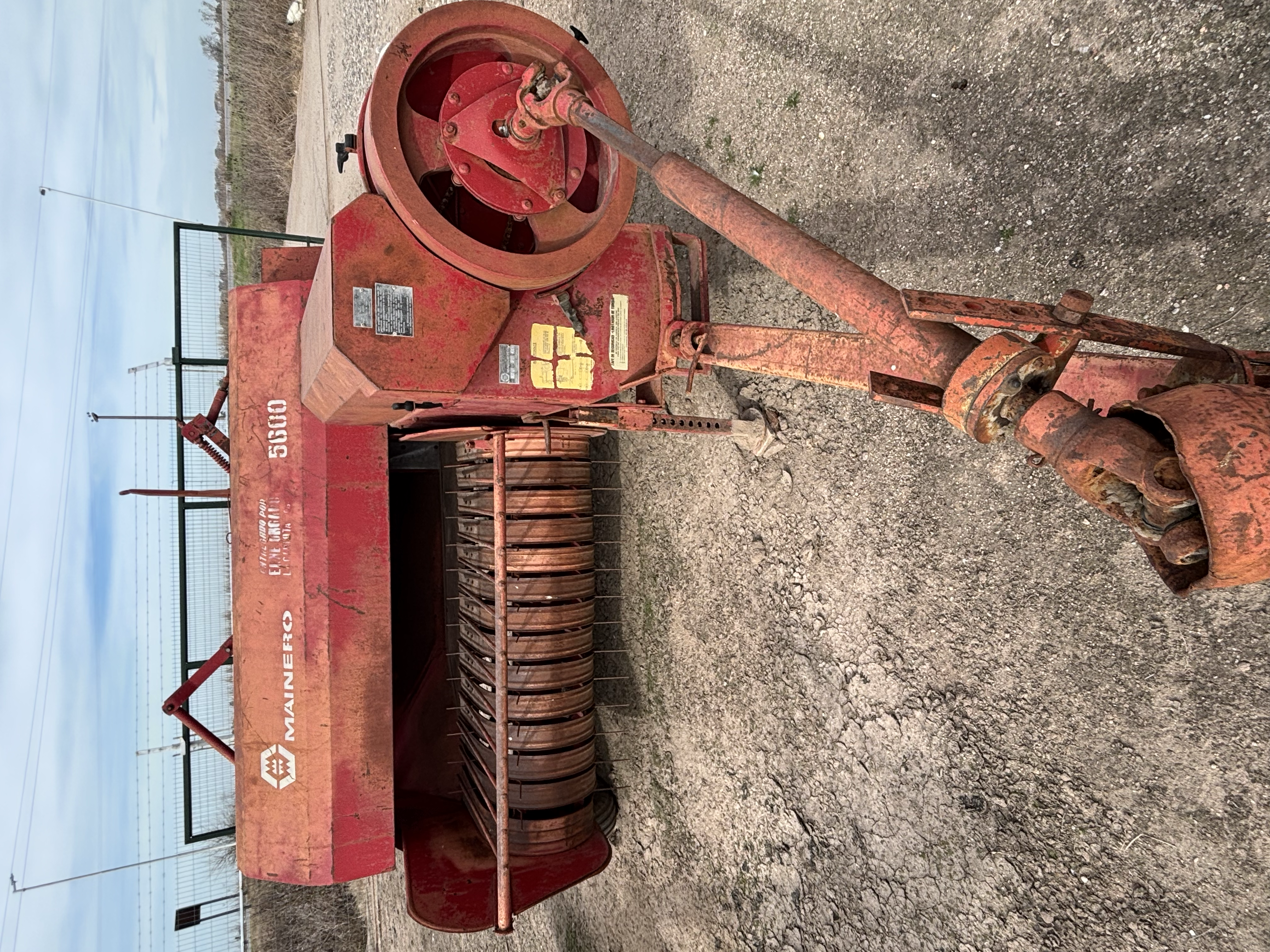 Enfardadora Mainero 5600. Buen estado